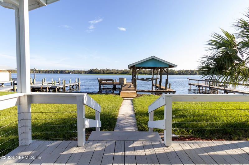 198 Sportsman Dr, Welaka, FL 32189