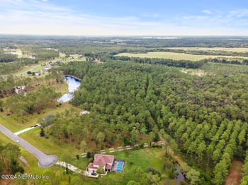 10136 Kings Crossing Dr, Jacksonville, FL 32219