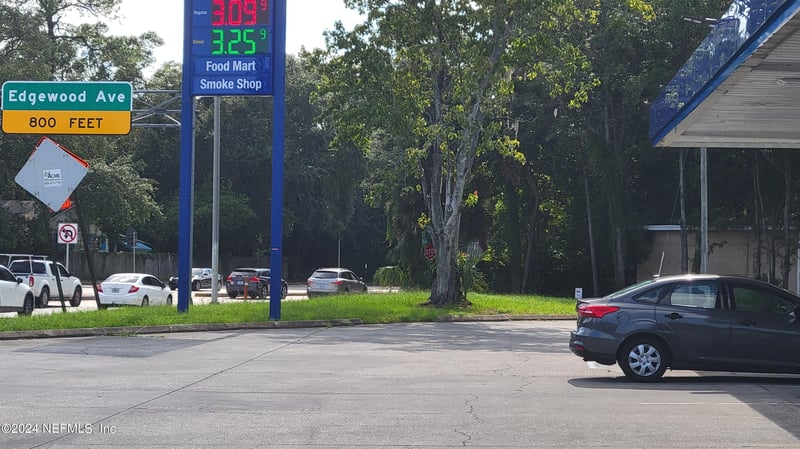 1110 Mckinlay Ct, Jacksonville, FL 32205