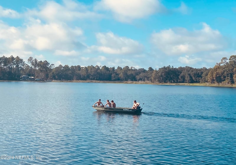 XX Simpson Dr, Interlachen, FL 32148