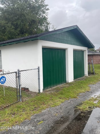 7449 Laura St, Jacksonville, FL 32208