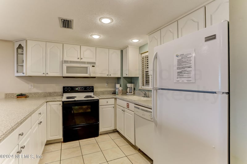 3350 Fletcher Ave #J1, Fernandina Beach, FL 32034