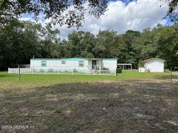 8232 Swan Lake Rd, Melrose, FL 32666