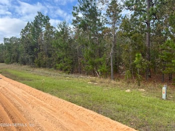 255 Melrose Landing Dr, Hawthorne, FL 32640