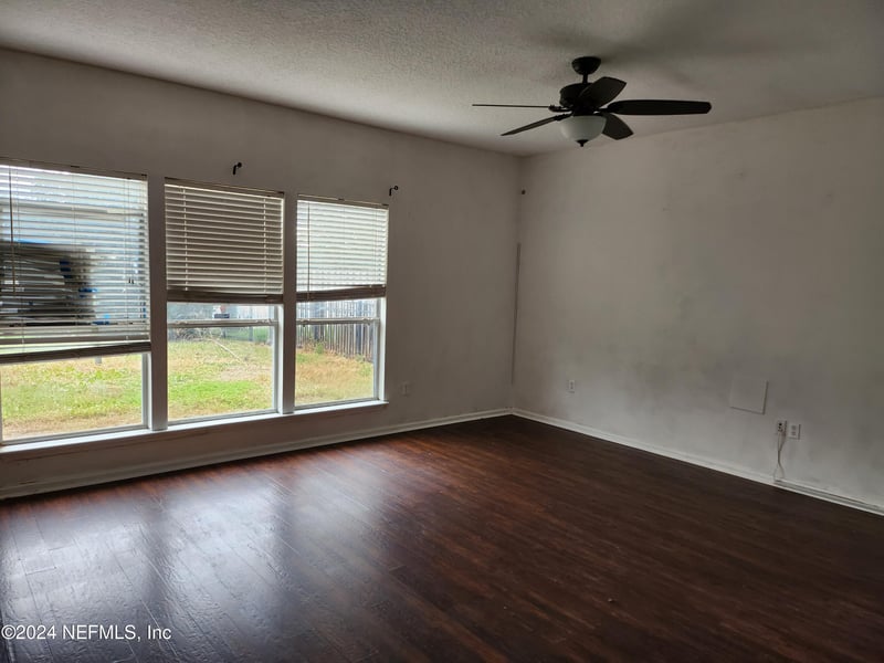 9194 Prosperity Lake Dr, Jacksonville, FL 32244