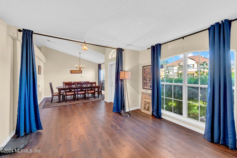 2307 Cherokee Cove Trl, Jacksonville, FL 32221