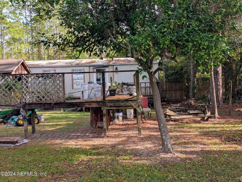 133 Mullis Ave, Interlachen, FL 32148