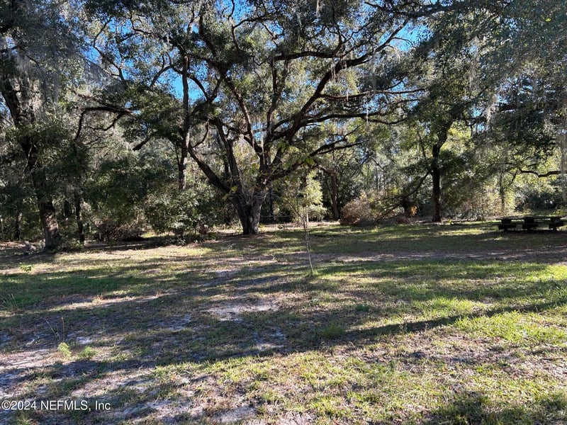 12003 225th Dr, Hawthorne, FL 32640