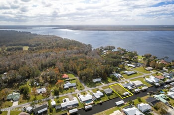114 Palm Trl, East Palatka, FL 32131