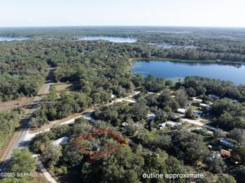 270 Bay St, Hawthorne, FL 32640