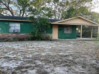 1605 Patrick Cir, Daytona Beach, FL 32117