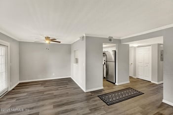 6646 La Mirada Dr #6, Jacksonville, FL 32217