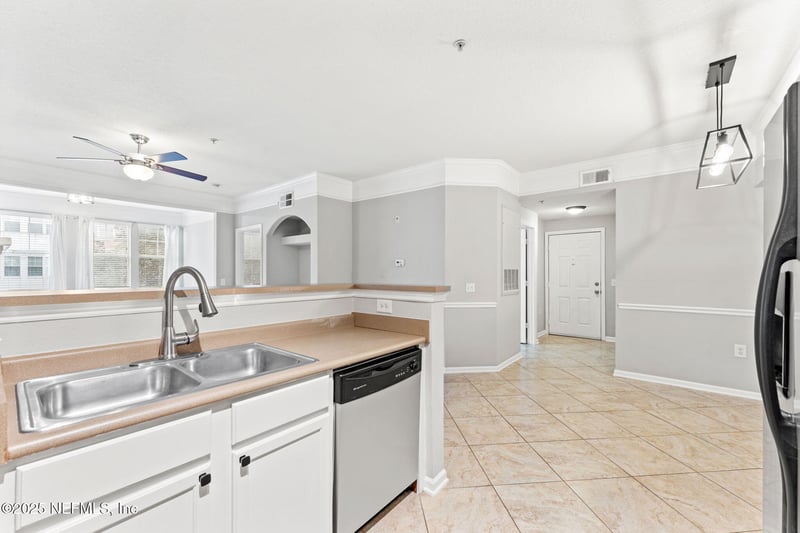 8550 Touchton Rd #127, Jacksonville, FL 32216