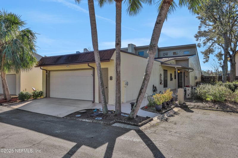 8 Fox Valley Dr, Orange Park, FL 32073