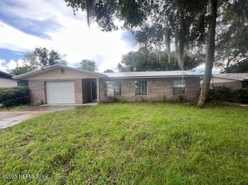 231 Holly Ln, Palatka, FL 32177
