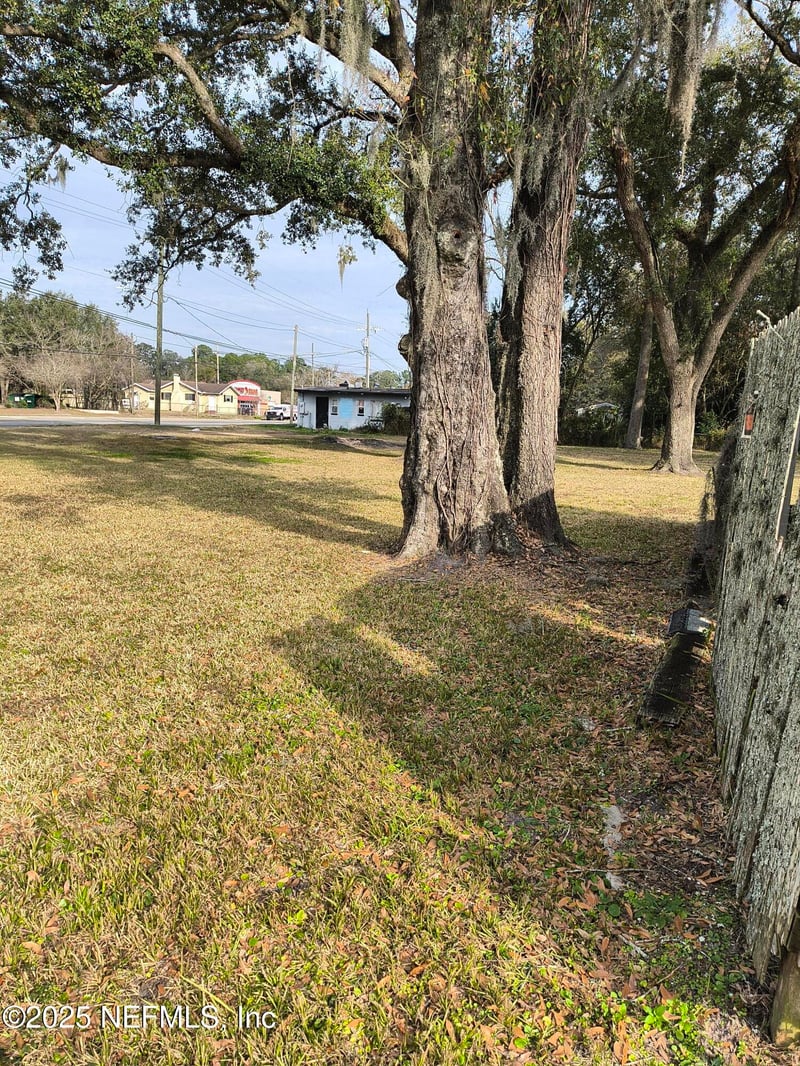 3906 Emerson St, Jacksonville, FL 32207