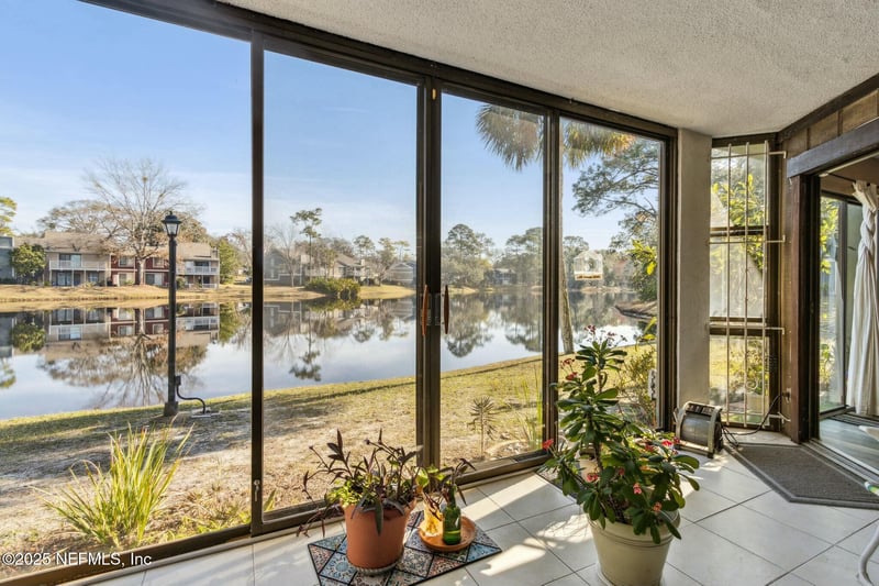 6175 Lake Tahoe Dr, Jacksonville, FL 32256