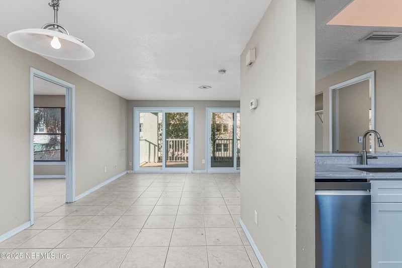 221 6th Ave #A, Jacksonville Beach, FL 32250