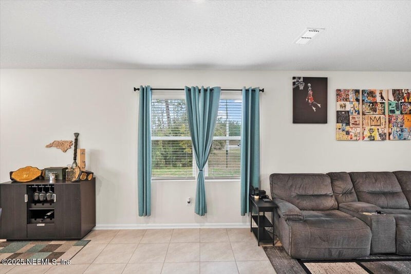 2846 Mule Deer Cir, Jacksonville, FL 32225