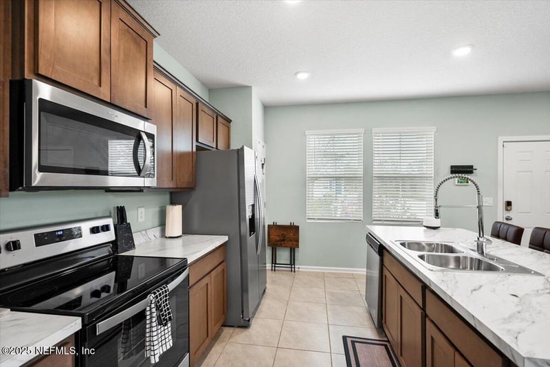 2846 Mule Deer Cir, Jacksonville, FL 32225