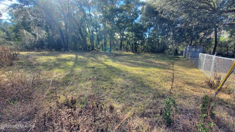 235 Hayes Dr, Interlachen, FL 32148