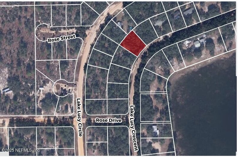 217 Lake Lucy Crescent, Interlachen, FL 32148