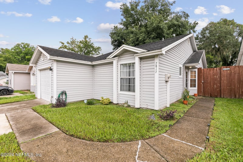 7817 Aquarius Cir, Jacksonville, FL 32216