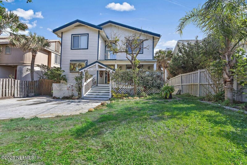 1879 Beach Ave, Atlantic Beach, FL 32233