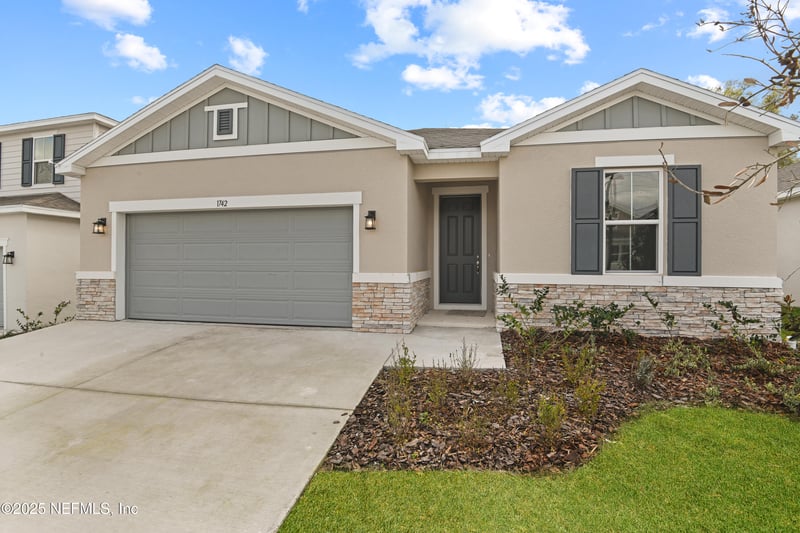 1742 Carnelian St, Deland, FL 32720