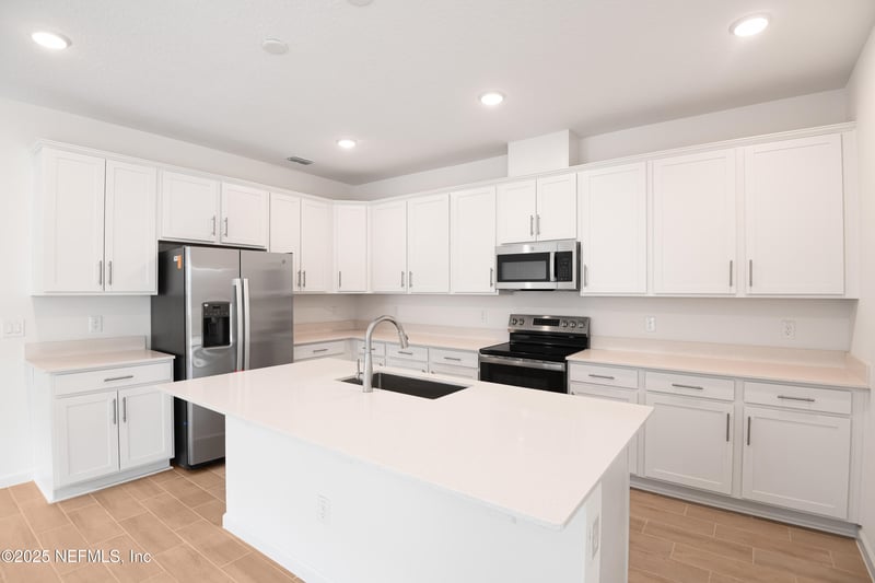 1742 Carnelian St, Deland, FL 32720