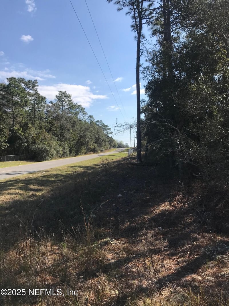 404 Mourning Dove Rd, Satsuma, FL 32189