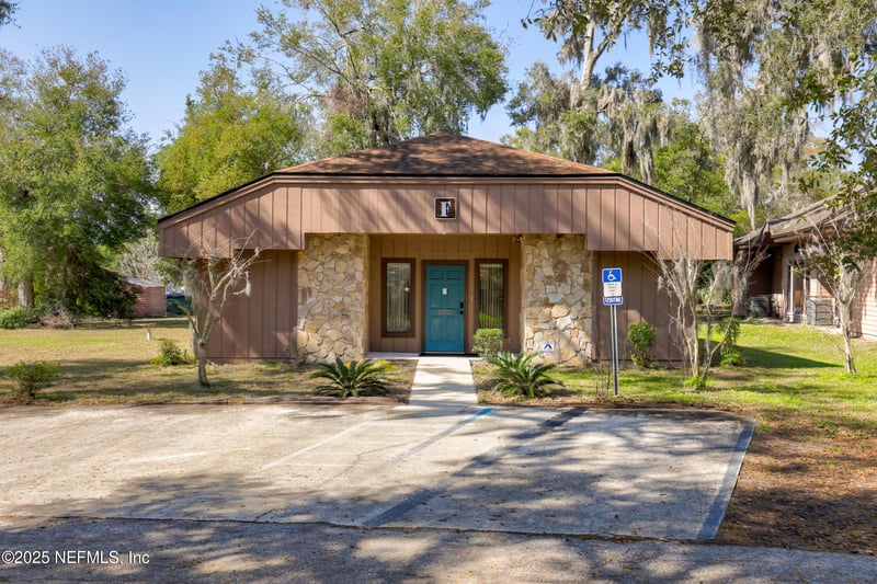 943 Cesery Blvd #F, Jacksonville, FL 32211