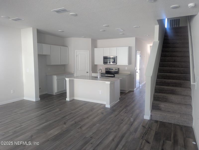 115 Brazil Nut Cir #251, Jacksonville, FL 32218