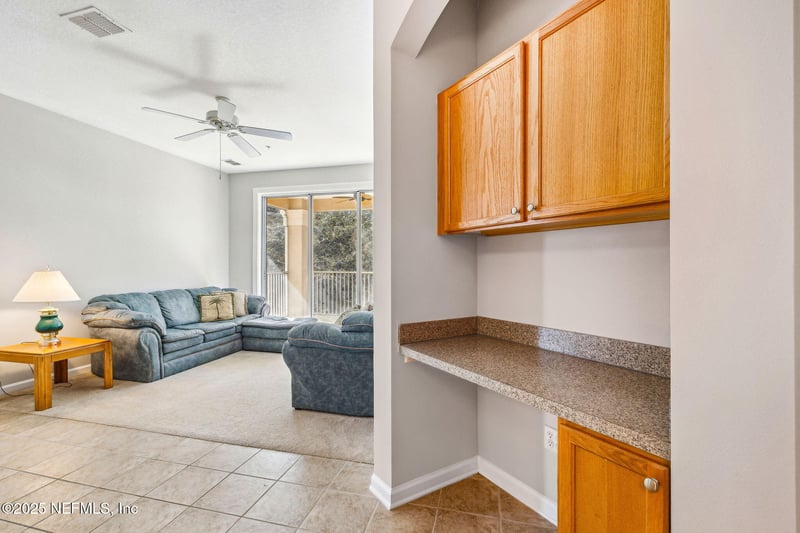 8601 Beach Blvd #811, Jacksonville, FL 32216