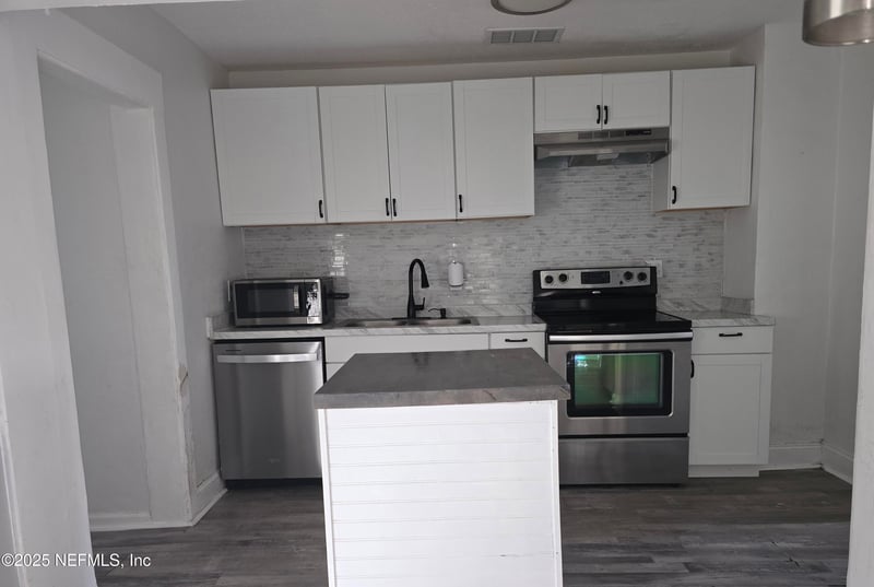 9102 6th Ave, Jacksonville, FL 32208