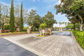 10961 Burnt Mill Rd #935, Jacksonville, FL 32256