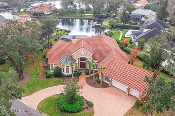 1379 Moss Creek Dr, Jacksonville, FL 32225