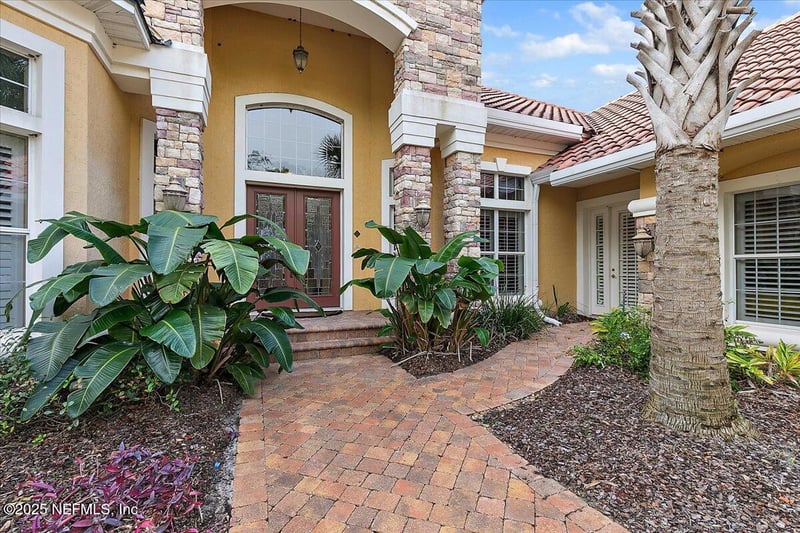 1379 Moss Creek Dr, Jacksonville, FL 32225