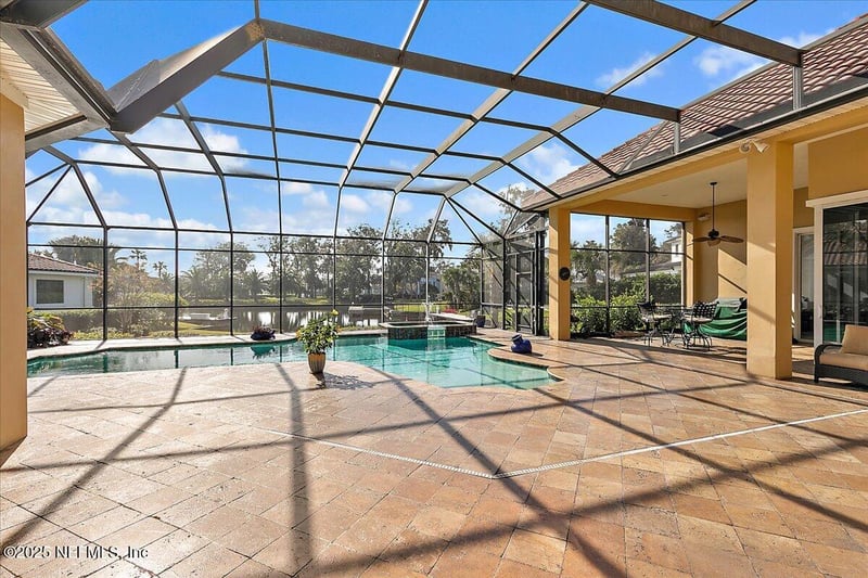 1379 Moss Creek Dr, Jacksonville, FL 32225