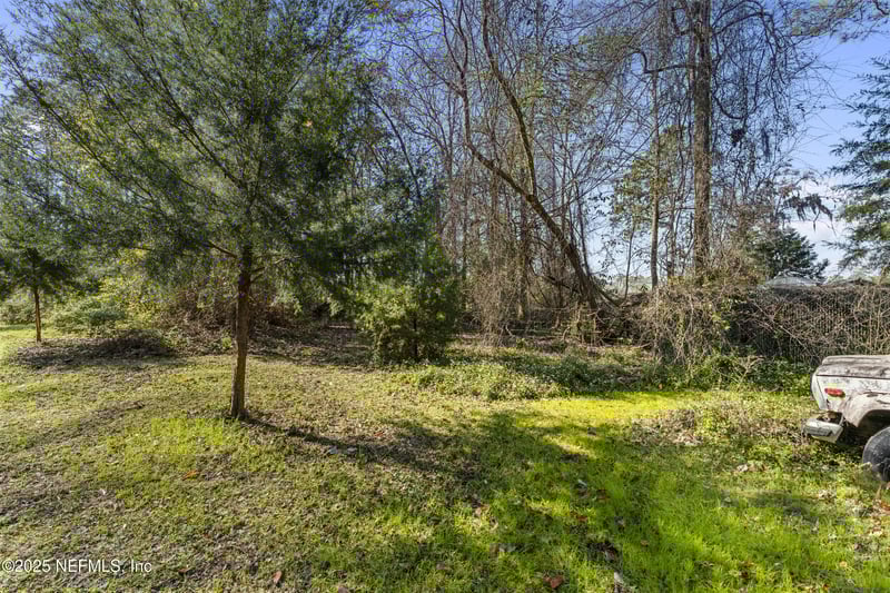 107 Joy Ave, Interlachen, FL 32148