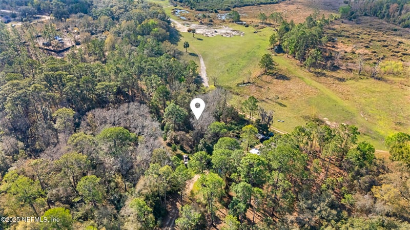 107 Joy Ave, Interlachen, FL 32148