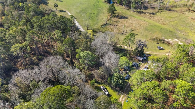 107 Joy Ave, Interlachen, FL 32148