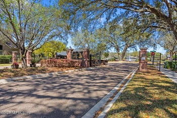 Emilys Walk Dr, Jacksonville, FL 32221