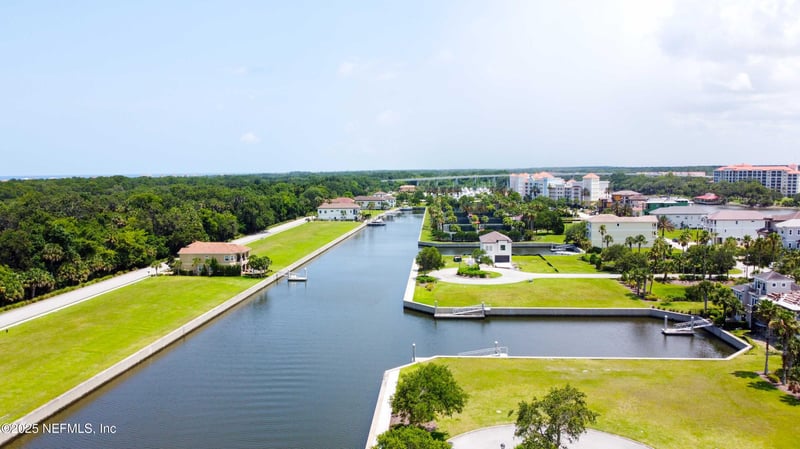 8 Schooner Cir, Palm Coast, FL 32137