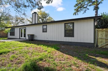 8215 Sailmaker Ln, Jacksonville, FL 32210