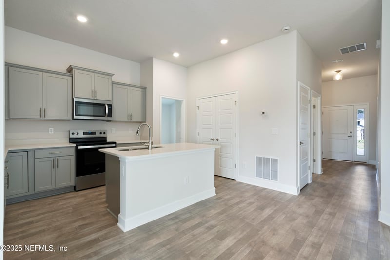 3111 Forest View Ln, Green Cove Springs, FL 32043