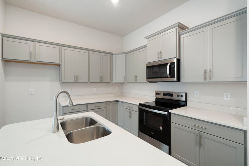 3111 Forest View Ln, Green Cove Springs, FL 32043