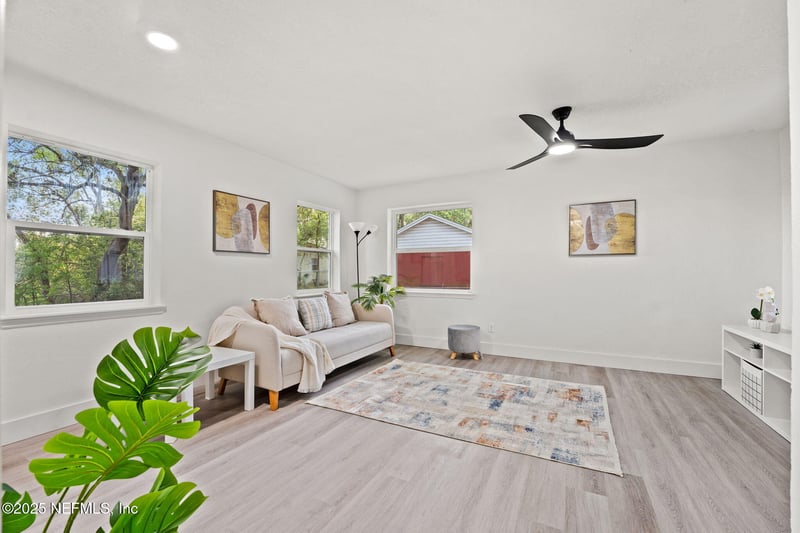 647 Stanwick Rd, Jacksonville, FL 32208