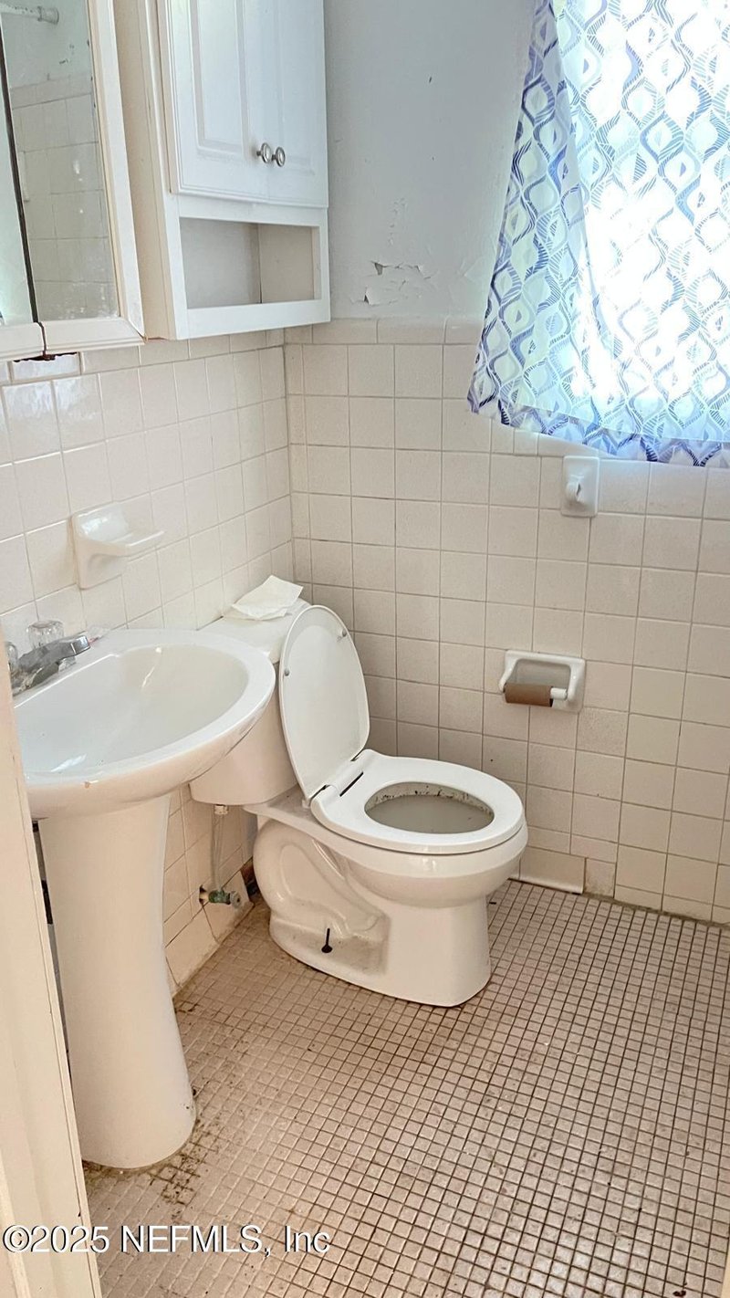 10469 Skycrest Dr, Jacksonville, FL 32246