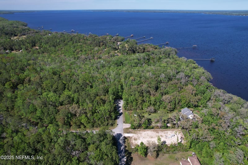 100 Pioneer Trl, Palatka, FL 32043